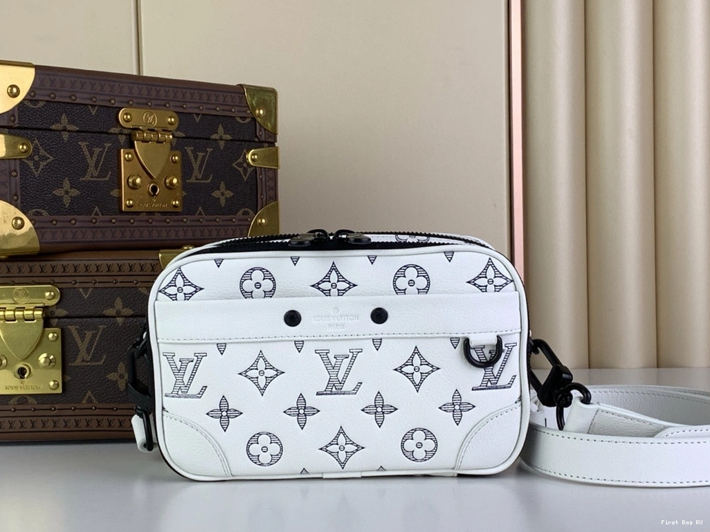 First bag Alpha-11.0*18.5*6.5CM LOUIS Nano VUITTON 0804
